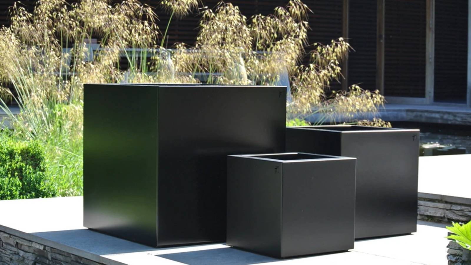 Pots de fleurs design sur Vue Jardin